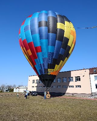  LOT BALONEM NA UWIĘZI